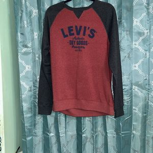 Men’s Medium Levi’s Sweatshirt. NWOT.  Dark Gray And Red Fleece Lined